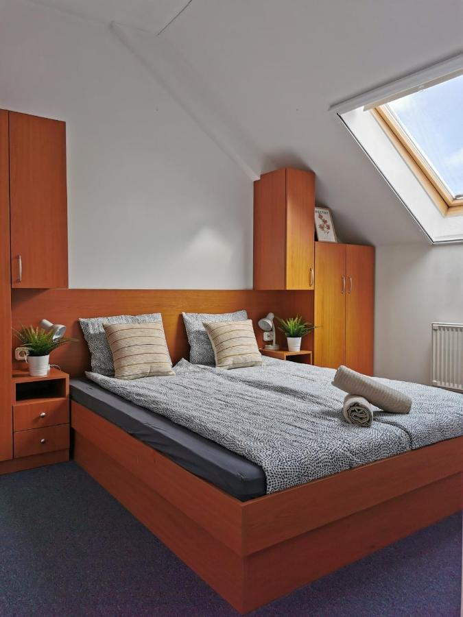 Hostel Hid Ifjusagi Szallo Dunaújváros Zewnętrze zdjęcie