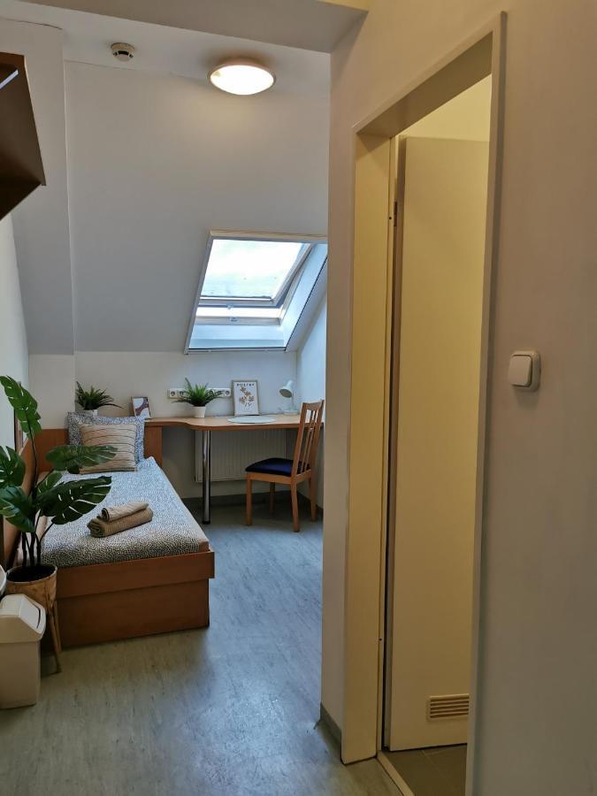 Hostel Hid Ifjusagi Szallo Dunaújváros Zewnętrze zdjęcie