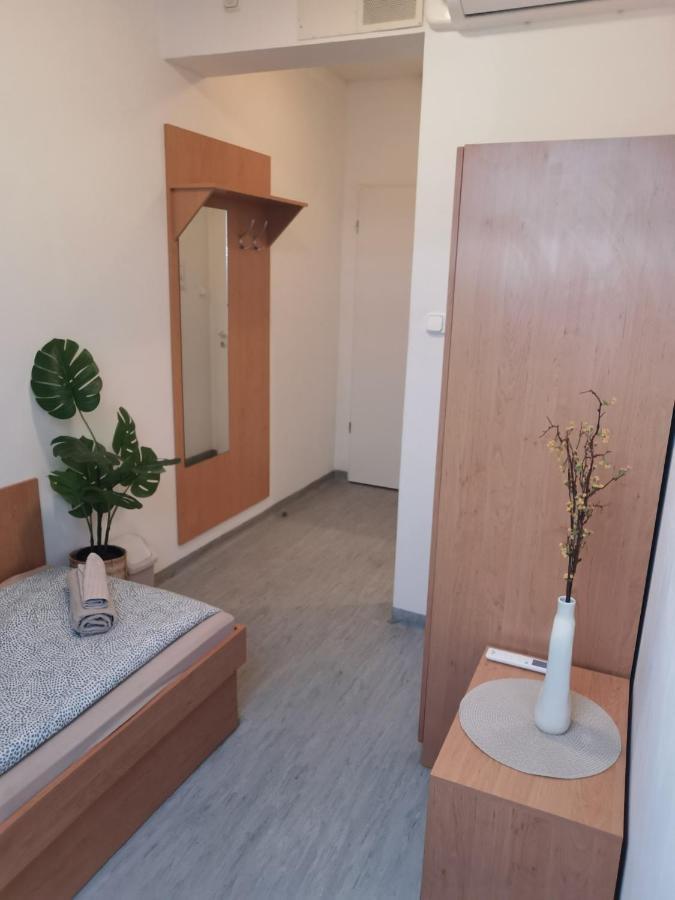 Hostel Hid Ifjusagi Szallo Dunaújváros Zewnętrze zdjęcie